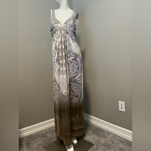 Apt. 9 Dresses & Skirts - Apt. 9 Women’s Taupe and Grey Sleeveless Paisley Maxi Dress Size L
